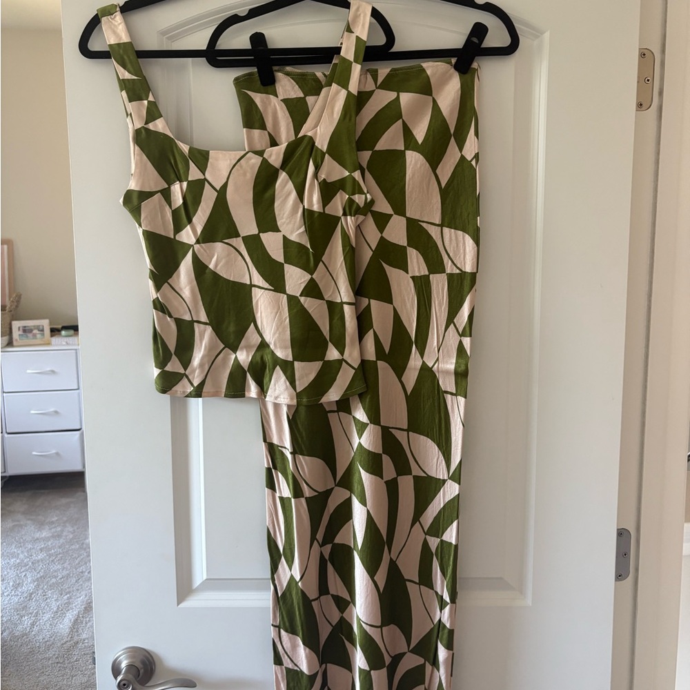 Green and Cream Geometric Print Two-Piece Set